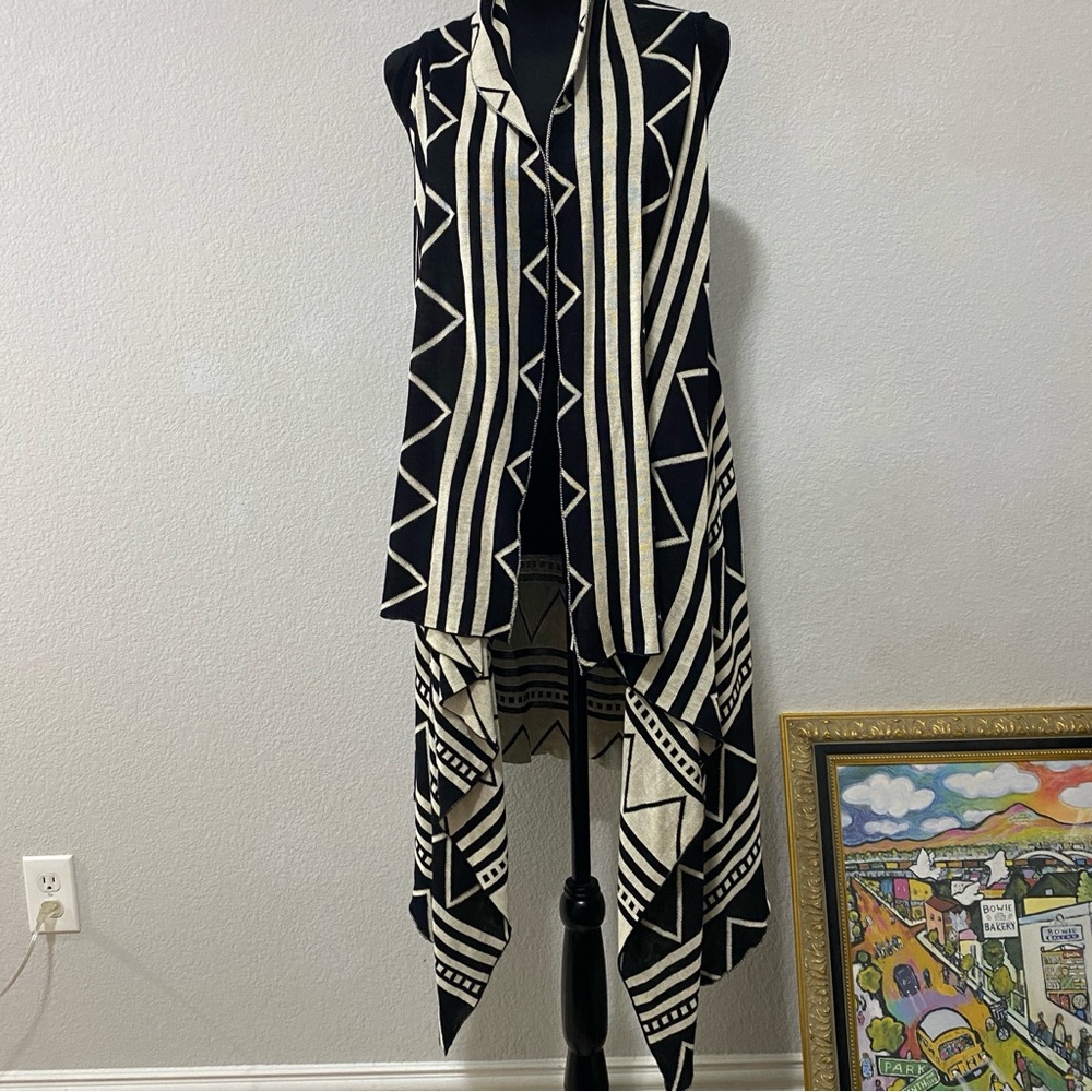 Look Geometric Black and Cream Waterfall CardiganVest, Cotton Viscose